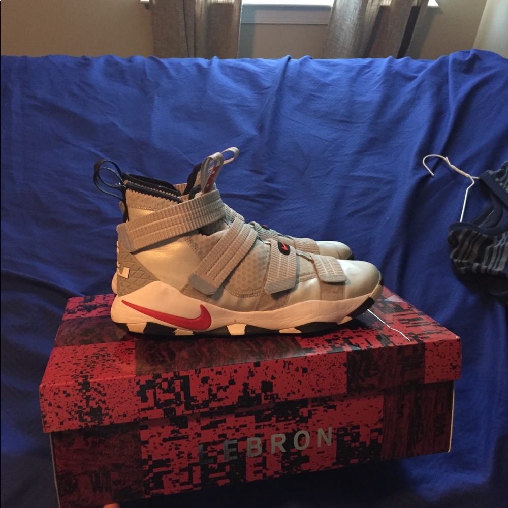LeBron Solider XI SFG